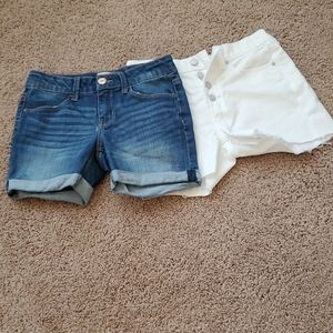 Twin jean shorts